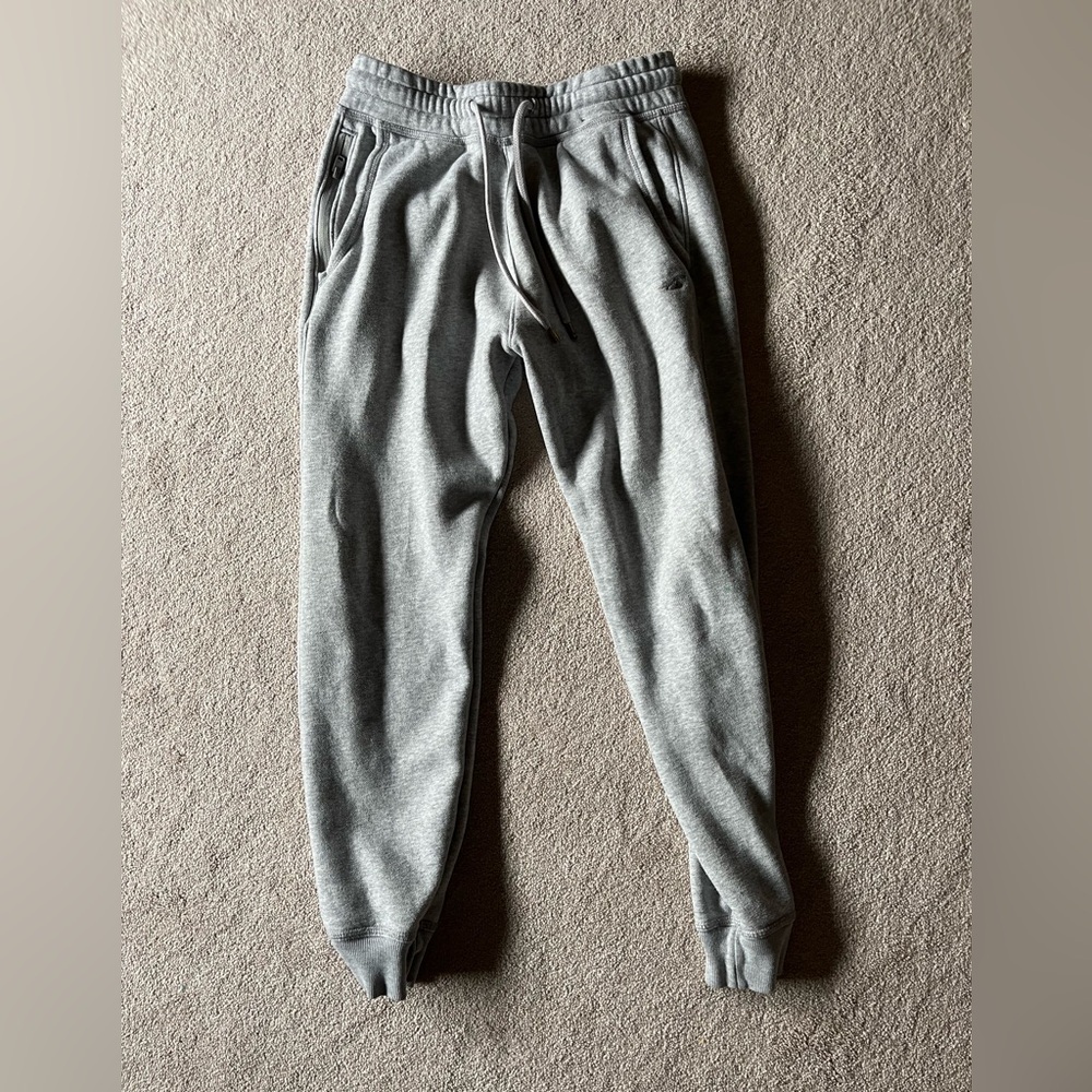 Hollister Men's Heather Gray Jogger Sweatpants